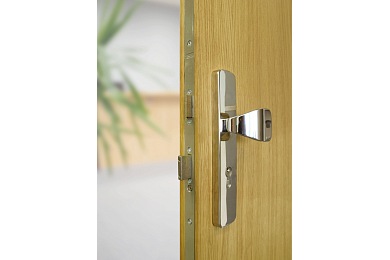 Bezpečnostní kování na dveře 1