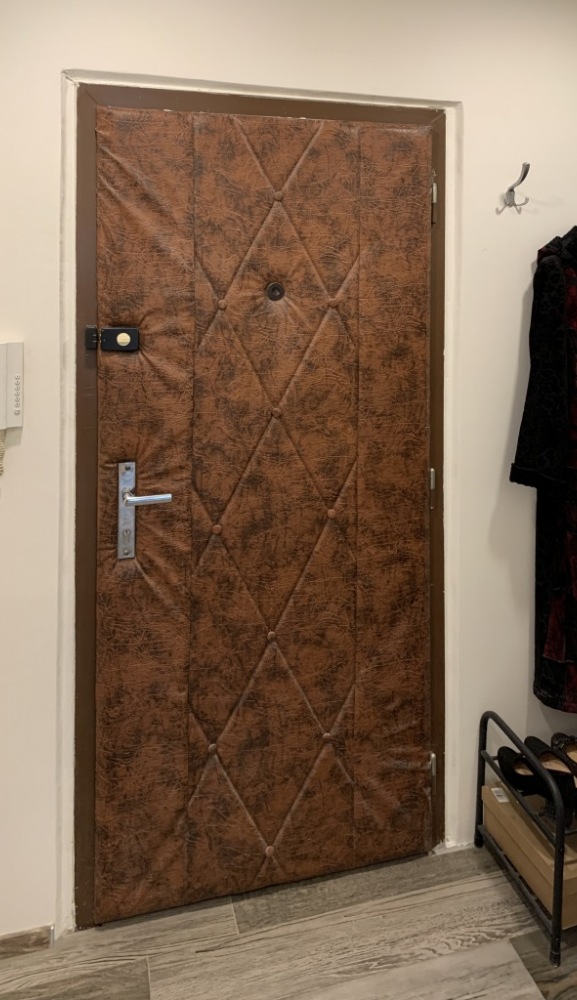 Výměna vchodových dveří Praha 10, Uzbecká ul. 3 