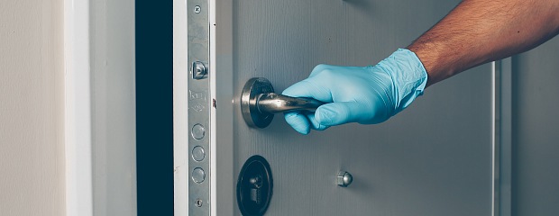 Jak seřídit vchodové dveře